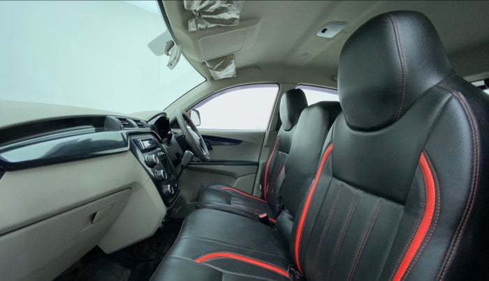 2017 Mahindra Kuv100 K4 6 STR, CNG, Manual, 58,450 km, Right Side Front Door Cabin