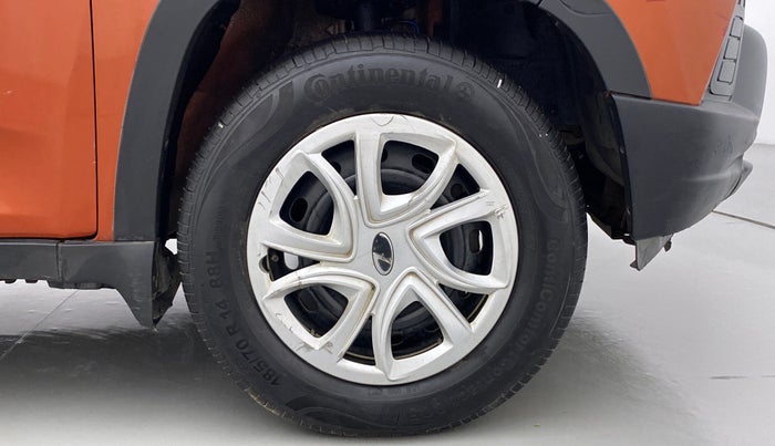 2017 Mahindra Kuv100 K4 6 STR, CNG, Manual, 58,450 km, Right Front Wheel