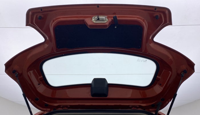 2017 Mahindra Kuv100 K4 6 STR, CNG, Manual, 58,450 km, Boot Door Open