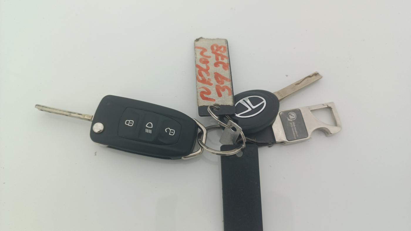 2024 Tata NEXON Smart Plus 1.2 Revotron 6 AMT, Petrol, Automatic, 5,811 km, Key Close Up