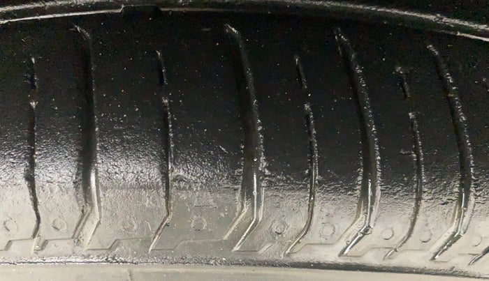 2023 Hyundai NEW I20 SPORTZ 1.2 IVT, Petrol, Automatic, 33,014 km, Left Front Tyre Tread