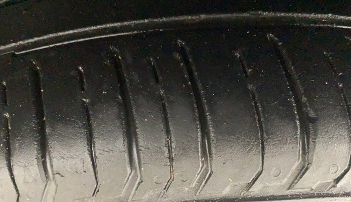 2023 Hyundai NEW I20 SPORTZ 1.2 IVT, Petrol, Automatic, 33,014 km, Left Rear Tyre Tread