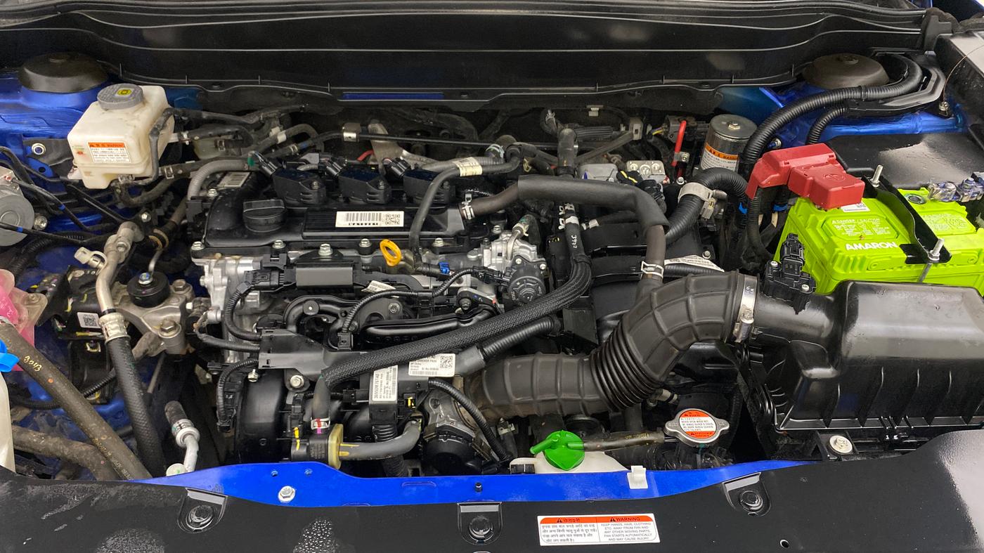 2022 Toyota URBAN CRUISER HYRYDER V HYBRID, Hybrid, Automatic, 33,635 km, Engine View