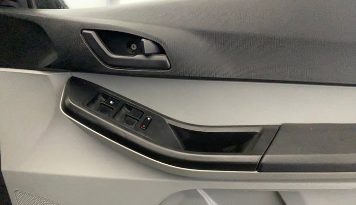 2021 Tata Tiago XT PETROL, Petrol, Manual, 55,640 km, Driver Side Door Panels Control