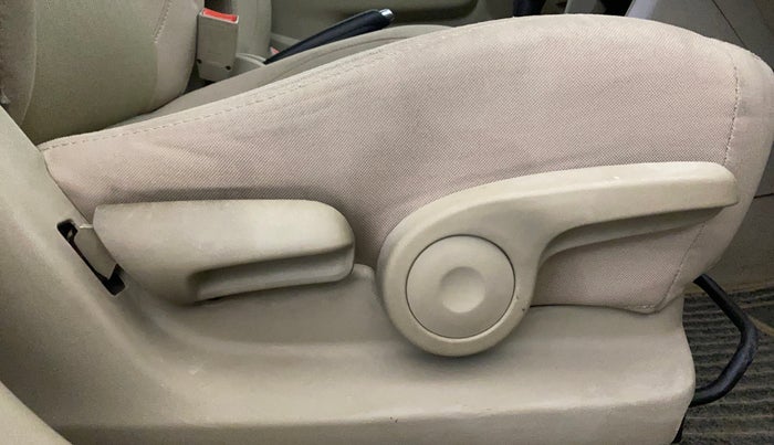 2017 Maruti Ciaz DELTA 1.4 AT PETROL, Petrol, Automatic, 73,289 km, Driver Side Adjustment Panel