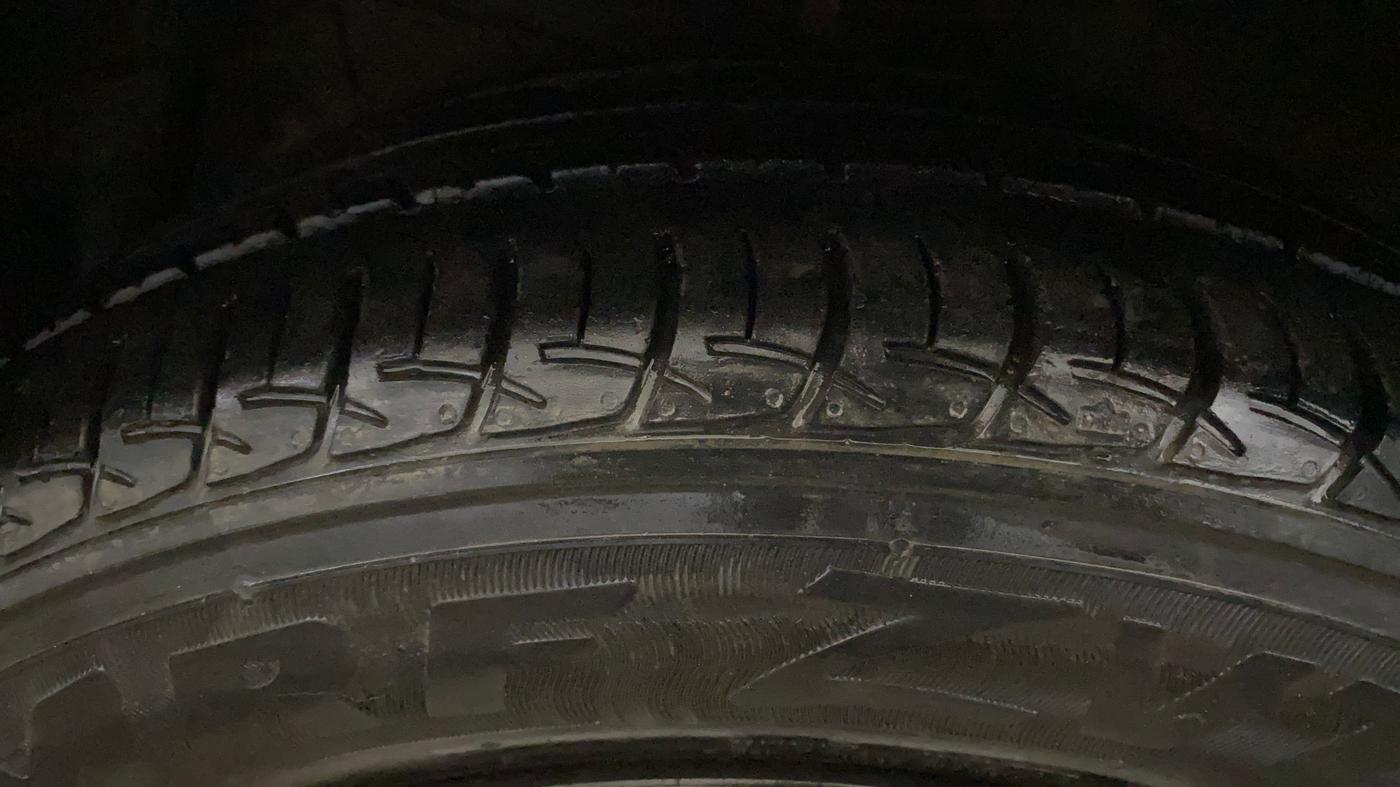 2017 Maruti Ciaz DELTA 1.4 AT PETROL, Petrol, Automatic, 73,208 km, Left Front Tyre Tread