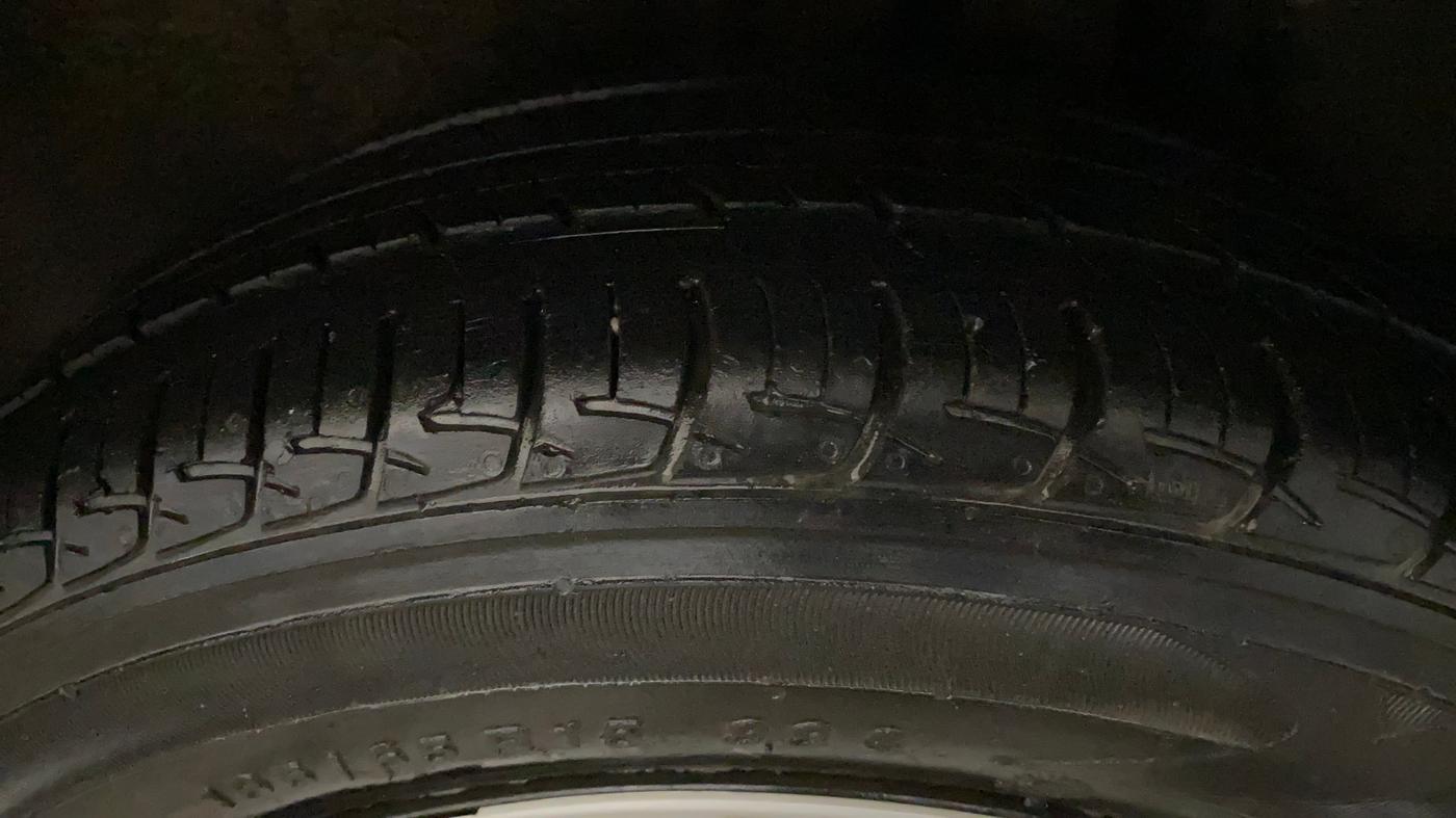 2017 Maruti Ciaz DELTA 1.4 AT PETROL, Petrol, Automatic, 73,208 km, Left Rear Tyre Tread