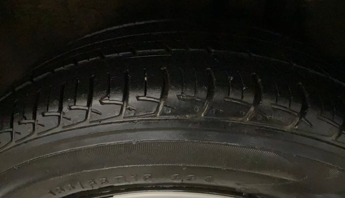 2017 Maruti Ciaz DELTA 1.4 AT PETROL, Petrol, Automatic, 73,289 km, Left Rear Tyre Tread