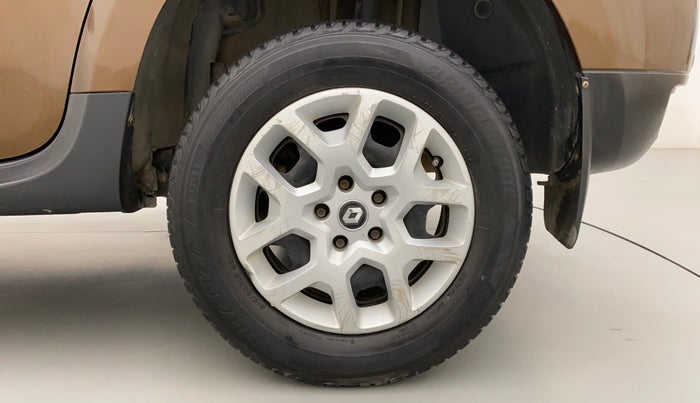 2017 Renault Duster RXE PETROL, Petrol, Manual, 68,233 km, Left Rear Wheel