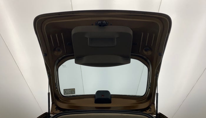 2017 Renault Duster RXE PETROL, Petrol, Manual, 68,233 km, Boot Door Open