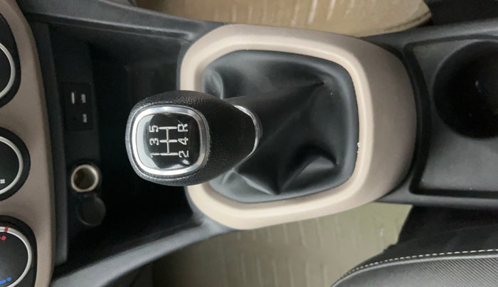 2016 Hyundai Grand i10 ASTA (O) 1.2 KAPPA VTVT, Petrol, Manual, 23,217 km, Gear Lever