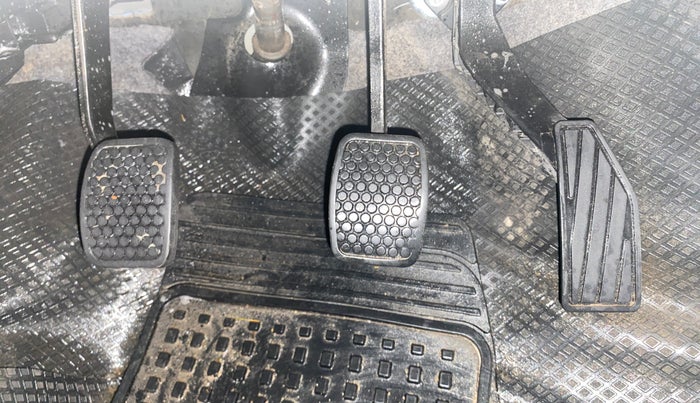 2016 Maruti Alto K10 VXI, Petrol, Manual, 46,291 km, Pedals