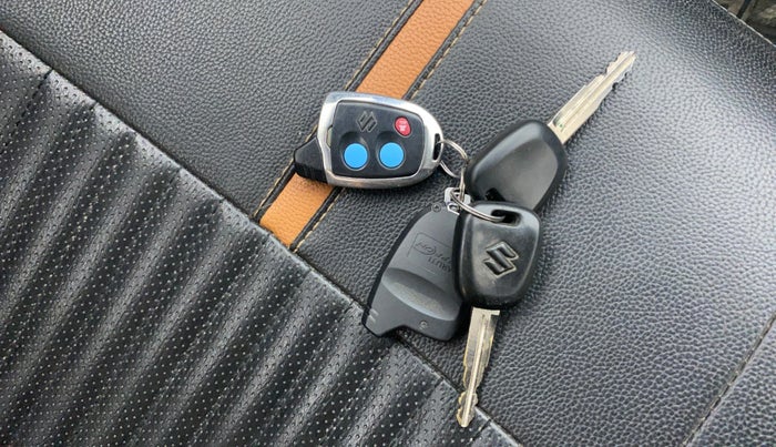 2016 Maruti Alto K10 VXI, Petrol, Manual, 46,291 km, Key Close Up