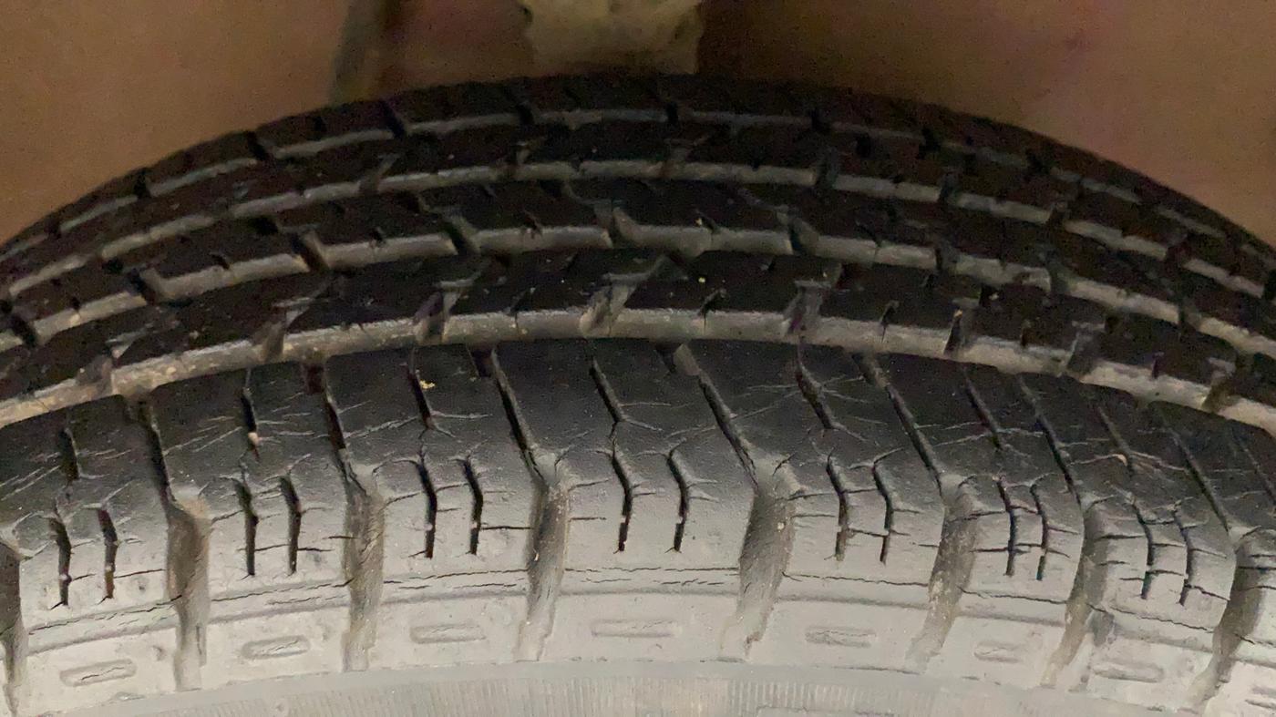 2017 Maruti Alto K10 VXI, Petrol, Manual, 13,660 km, Right Front Tyre Tread