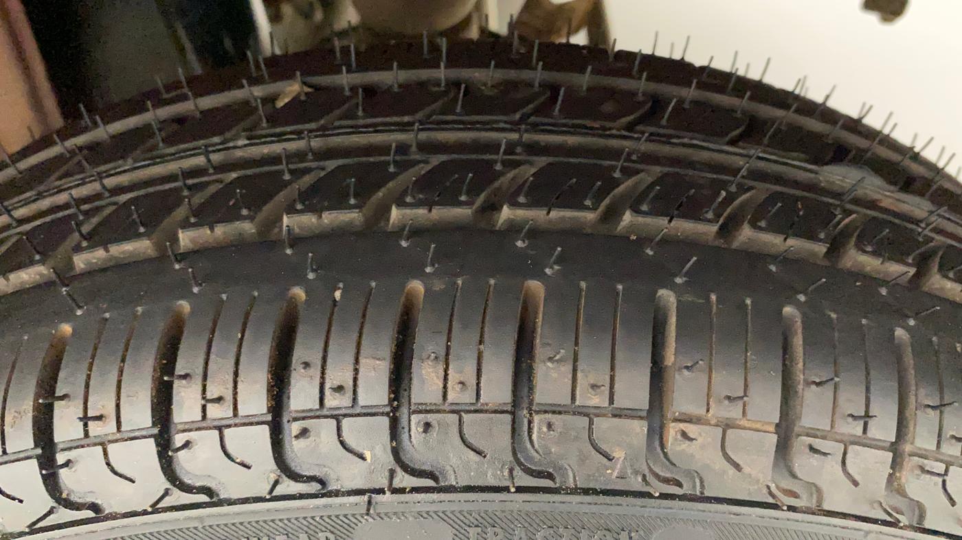 2017 Maruti Alto K10 VXI, Petrol, Manual, 13,660 km, Left Rear Tyre Tread