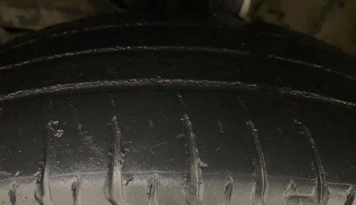 2021 Maruti Swift VXI, Petrol, Manual, 54,128 km, Left Front Tyre Tread