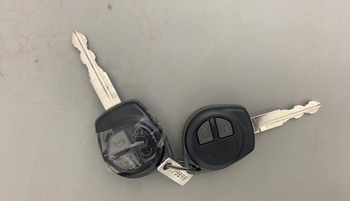 2021 Maruti Swift VXI, Petrol, Manual, 54,128 km, Key Close Up