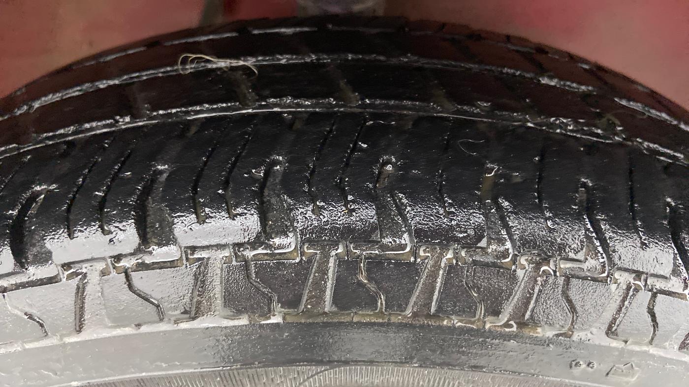 2016 Maruti Alto 800 LXI O, Petrol, Manual, 27,136 km, Right Front Tyre Tread