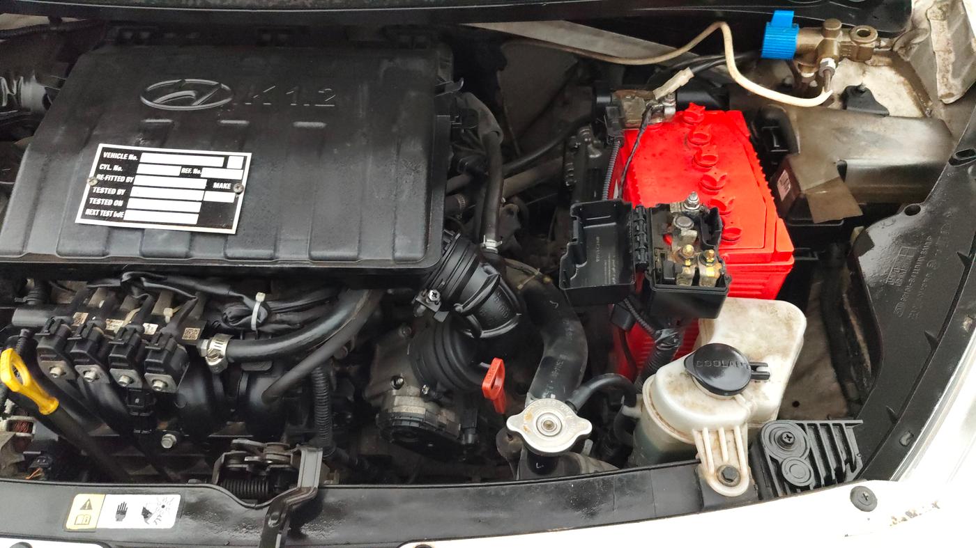 2017 Hyundai Grand i10 SPORTZ (O) AT 1.2 KAPPA VTVT, CNG, Automatic, 42,474 km, Engine View - Left