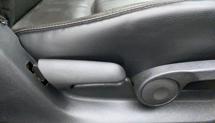 2015 Maruti Ciaz ZXI+ RS, Petrol, Manual, 88,085 km, Driver Side Adjustment Panel