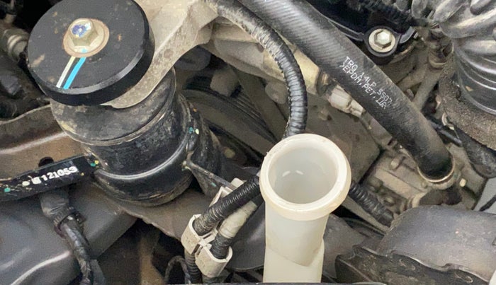 2015 Maruti Ciaz ZXI+ RS, Petrol, Manual, 88,085 km, Front windshield - Wiper bottle cap missing