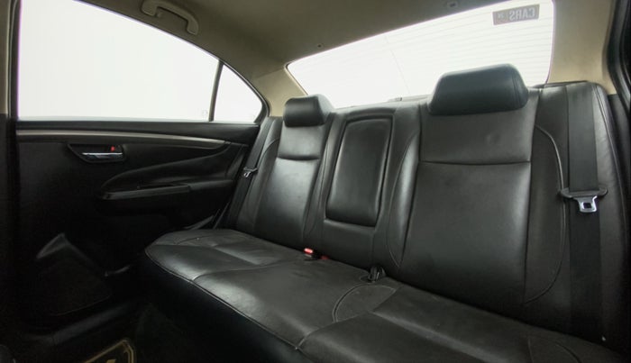 2015 Maruti Ciaz ZXI+ RS, Petrol, Manual, 88,085 km, Right Side Rear Door Cabin