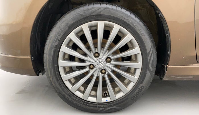 2015 Maruti Ciaz ZXI+ RS, Petrol, Manual, 88,085 km, Left Front Wheel