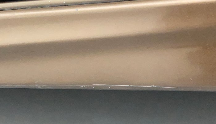 2015 Maruti Ciaz ZXI+ RS, Petrol, Manual, 88,085 km, Left running board - Minor scratches