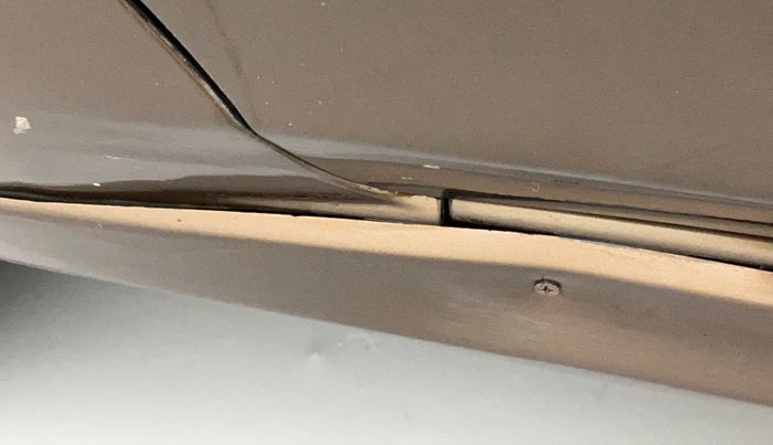 2015 Maruti Ciaz ZXI+ RS, Petrol, Manual, 88,085 km, Left running board - Cladding has minor damage