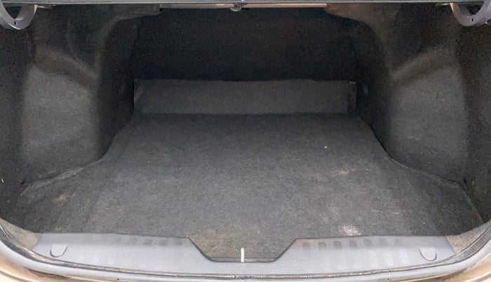 2015 Maruti Ciaz ZXI+ RS, Petrol, Manual, 88,085 km, Boot Inside