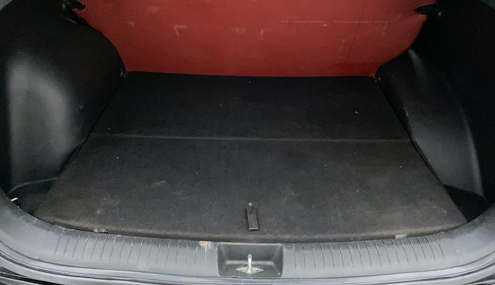2018 Hyundai Creta 1.6 SX CRDI, Diesel, Manual, 71,595 km, Boot Inside