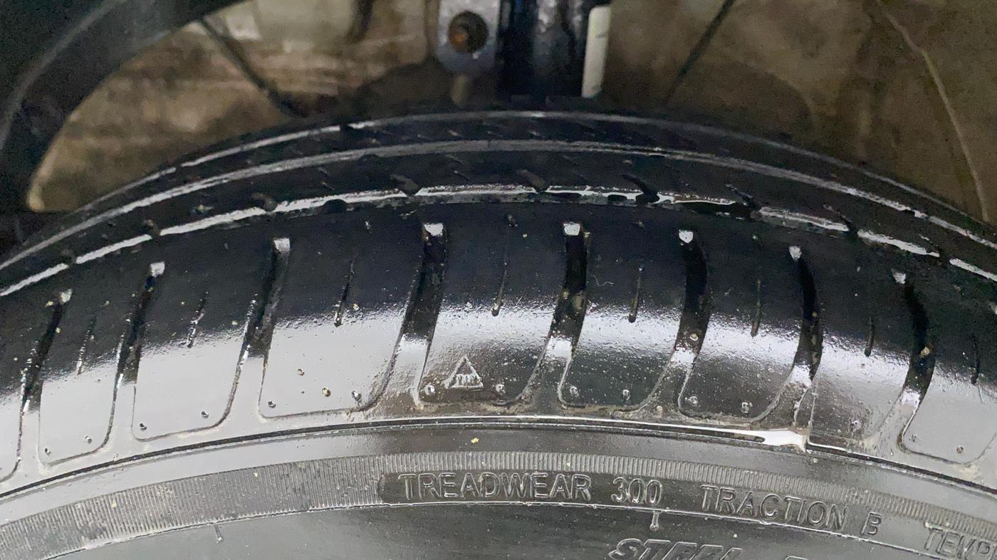 2021 Maruti Swift VXI, Petrol, Manual, 58,107 km, Left Front Tyre Tread