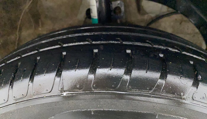 2021 Maruti Swift VXI, Petrol, Manual, 58,107 km, Right Front Tyre Tread