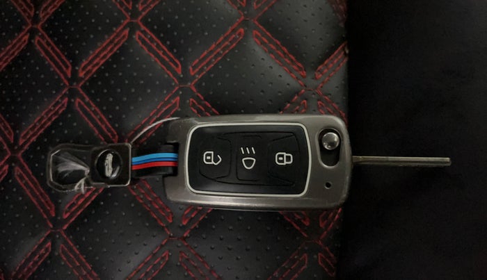 2024 Tata TIGOR  XZA CNG, CNG, Automatic, 28,926 km, Key Close Up