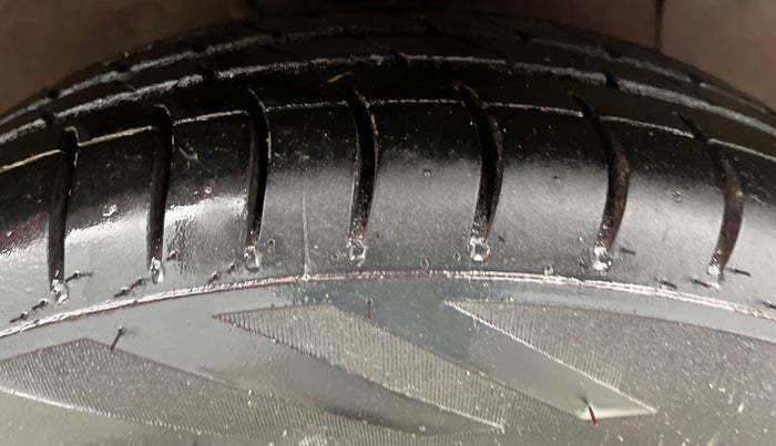 2014 Hyundai Grand i10 ASTA AT 1.2 KAPPA VTVT, Petrol, Automatic, 57,354 km, Right Front Tyre Tread