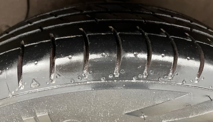 2014 Hyundai Grand i10 ASTA AT 1.2 KAPPA VTVT, Petrol, Automatic, 57,354 km, Left Front Tyre Tread