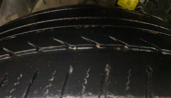 2017 Ford Ecosport TITANIUM 1.5L PETROL, Petrol, Manual, 1,01,446 km, Left Front Tyre Tread