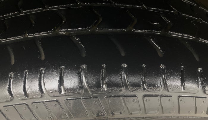 2017 Maruti Alto K10 VXI (O) AMT, Petrol, Automatic, 33,889 km, Left Front Tyre Tread