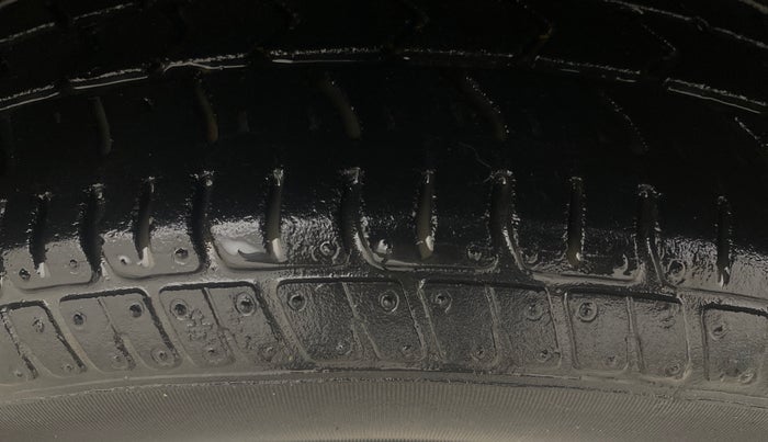 2017 Maruti Alto K10 VXI (O) AMT, Petrol, Automatic, 33,889 km, Right Front Tyre Tread