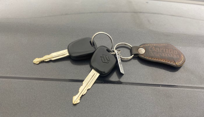 2017 Maruti Alto K10 VXI (O) AMT, Petrol, Automatic, 33,889 km, Key Close Up