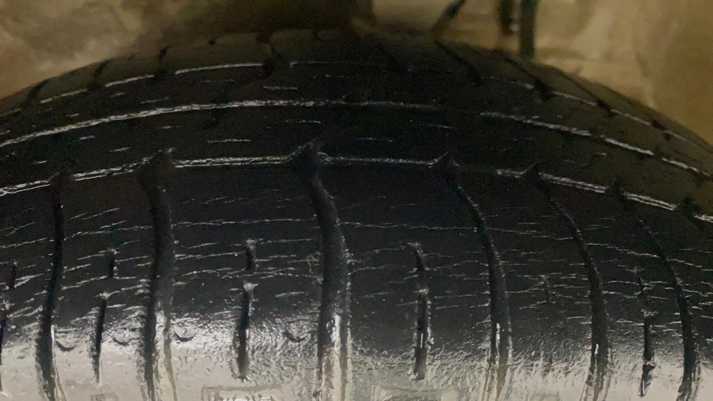 2018 Maruti Alto 800 LXI, Petrol, Manual, 32,383 km, Left Front Tyre Tread
