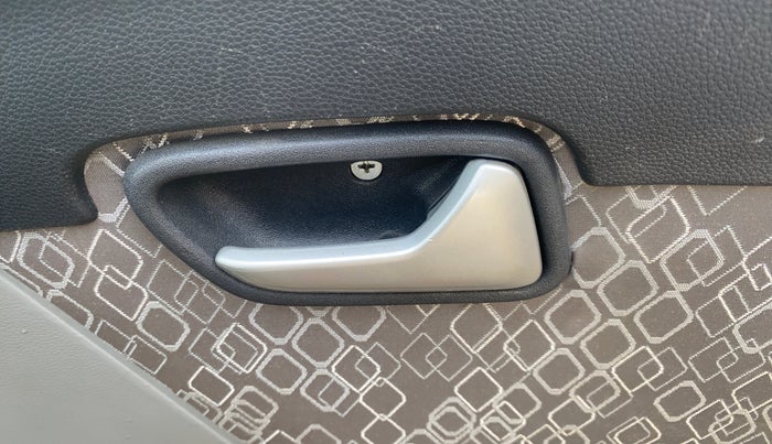 2018 Maruti Alto 800 LXI, Petrol, Manual, 32,383 km, Driver Side Door Panels Control