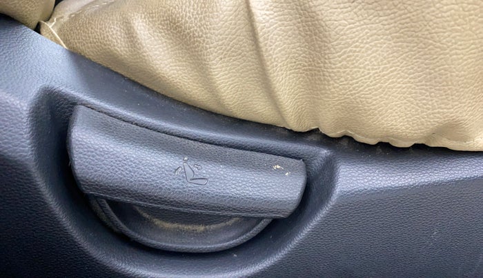 2016 Hyundai Grand i10 SPORTZ 1.2 KAPPA VTVT, Petrol, Manual, 79,694 km, Driver Side Adjustment Panel