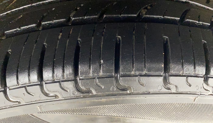 2016 Hyundai Grand i10 SPORTZ 1.2 KAPPA VTVT, Petrol, Manual, 79,694 km, Left Rear Tyre Tread