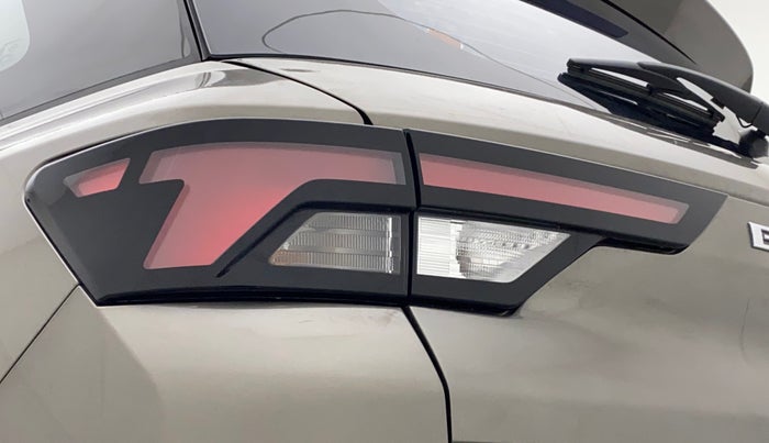 2022 Maruti BREZZA ZXI SMART HYBRID , Petrol, Manual, 14,165 km, Left tail light - Minor scratches