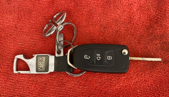 2020 Tata Tiago XZ PLUS PETROL, Petrol, Manual, 15,148 km, Key Close Up