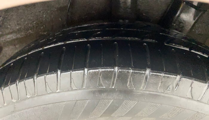 2020 Hyundai AURA E 1.2, Petrol, Manual, 95,801 km, Left Rear Tyre Tread