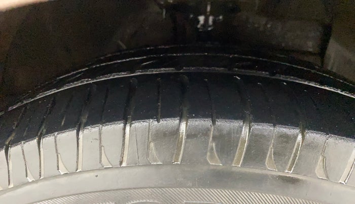 2020 Hyundai AURA E 1.2, Petrol, Manual, 95,801 km, Right Front Tyre Tread