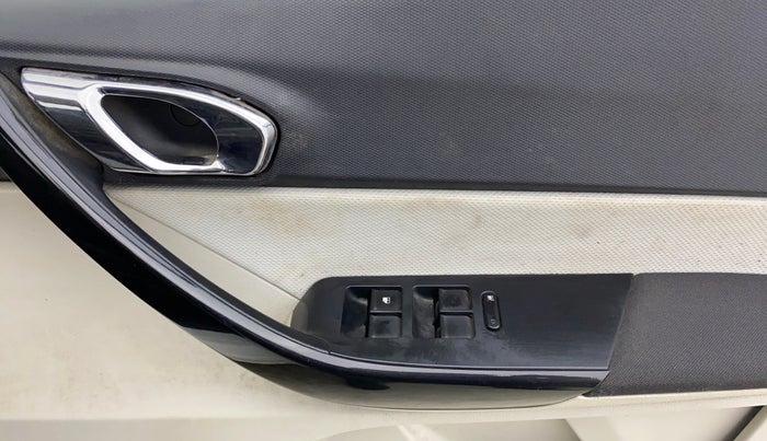 2022 Tata TIGOR XZ PLUS CNG, CNG, Manual, 22,146 km, Driver Side Door Panels Control
