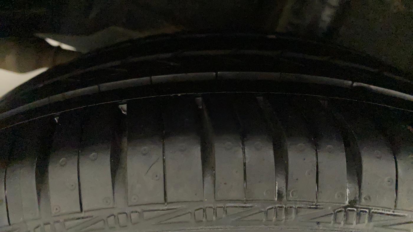 2014 Toyota Etios V, Petrol, Manual, 61,733 km, Right Rear Tyre Tread
